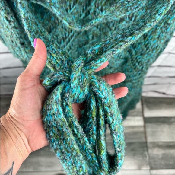 Like new Free People Budapest Dream Crochet duster - Picture 5 of 10